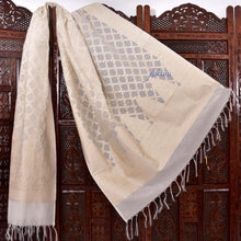 Load image into Gallery viewer, White Benarasi Dupatta